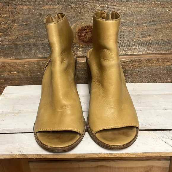 Steve Madden VTG Heel Ankle Peep Toe Booties Size 8.5 Made in Brazil - Picture 4 of 10